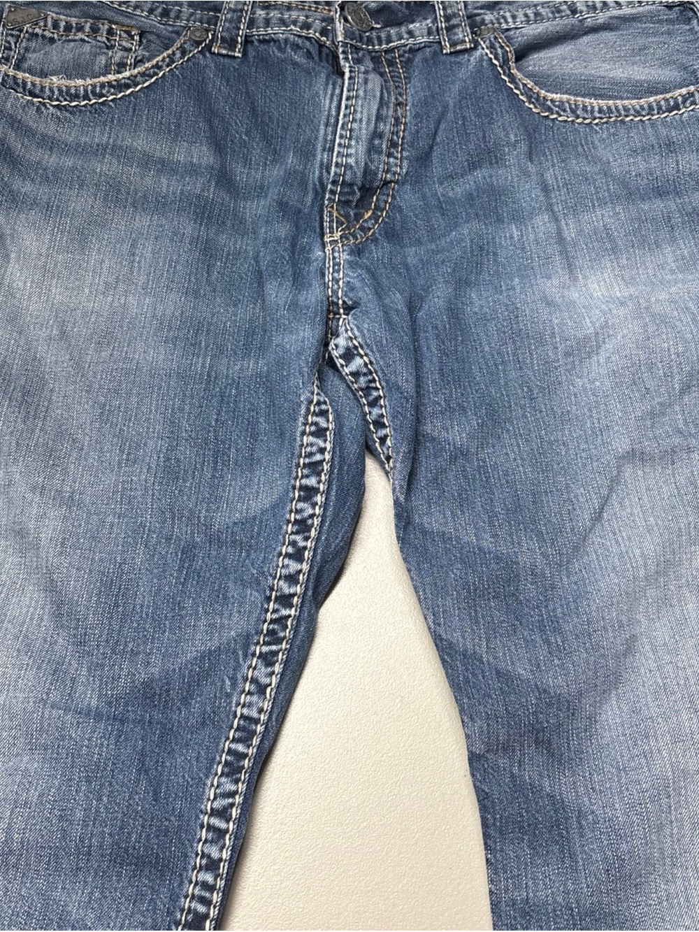 Silver Jeans Zac Flap Bootcut Jeans Men’s 38x32 Medium Wash Distressed Denim